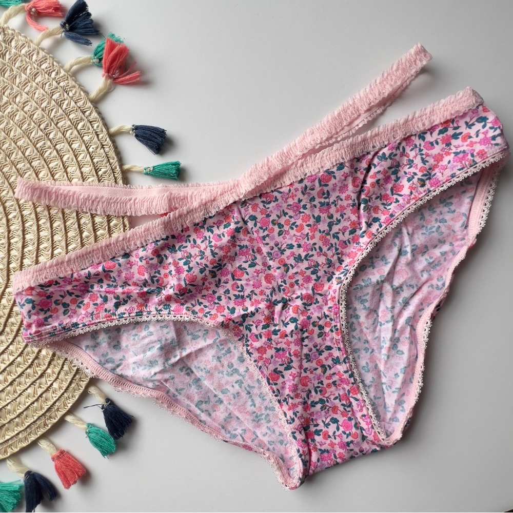 Victoria's Secret Stretch Cotton Strappy Bikini Panty Pink Ditsy Floral M NEW